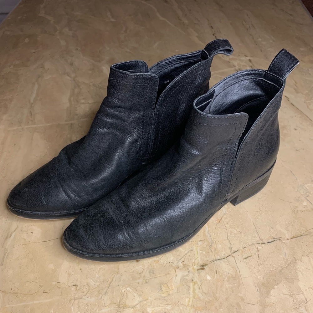 ♠️DOLCE VITA TESSEY BOOTIES♠️